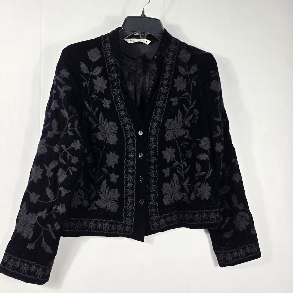 Zara Black Velvet Floral Embroidered Button Up Cropped Jacket Womens Size S - Picture 2 of 8